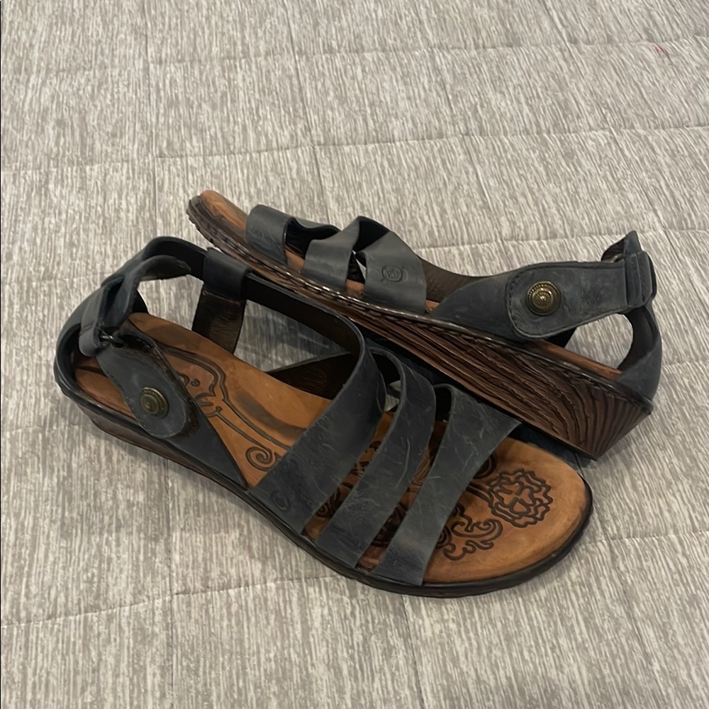 Women's Black Strappy Sandals